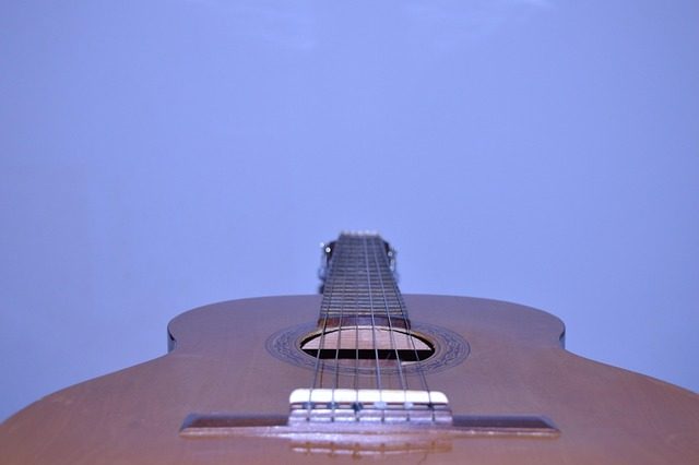 who invented a guitar