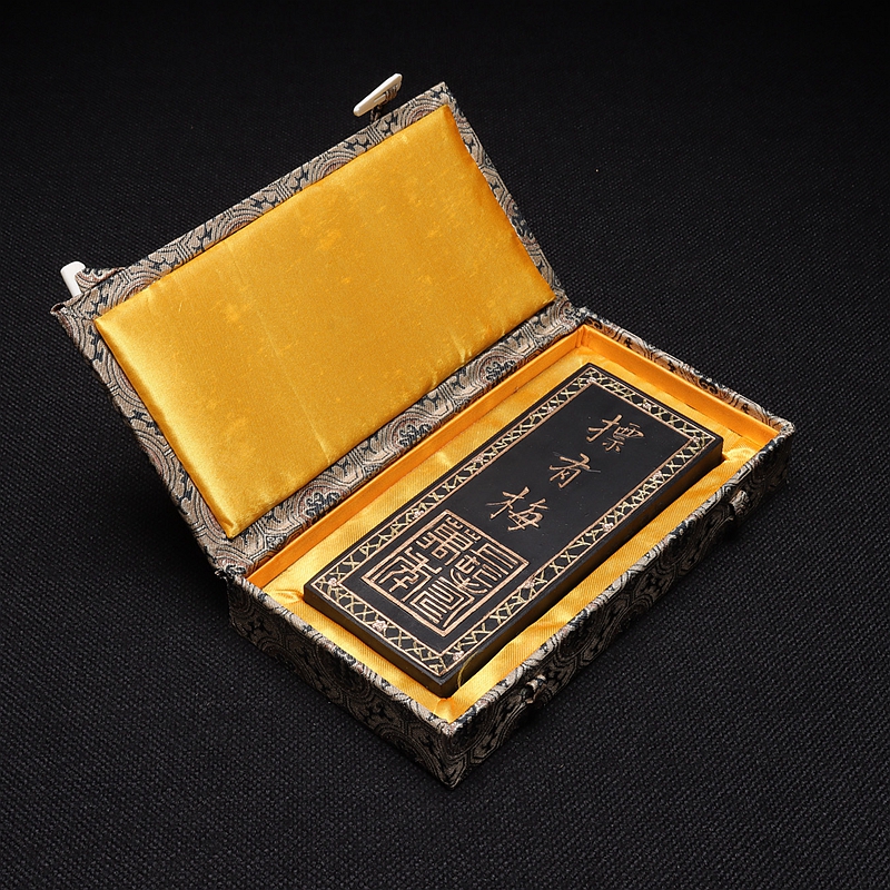 Imitation marked with Mei Laohu Kaiwen Ink Factory 79-year re-engraving mold 20-year-old fine pine smoke Chen Mo old ink strip