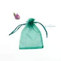 Темно-зеленый