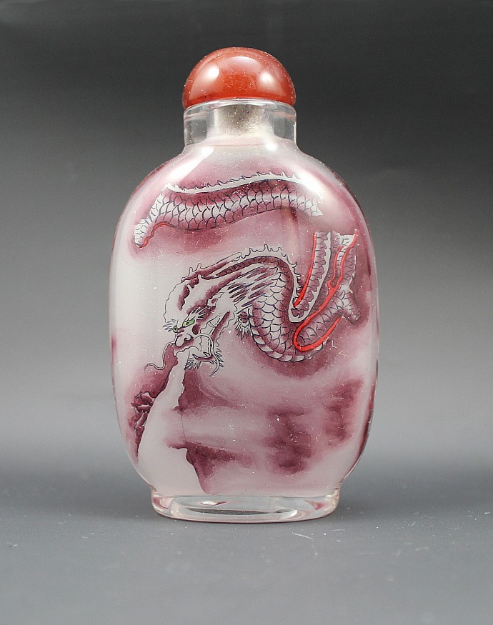 Inside Chinese Characteristics for Painted Snuff Pot < Long >