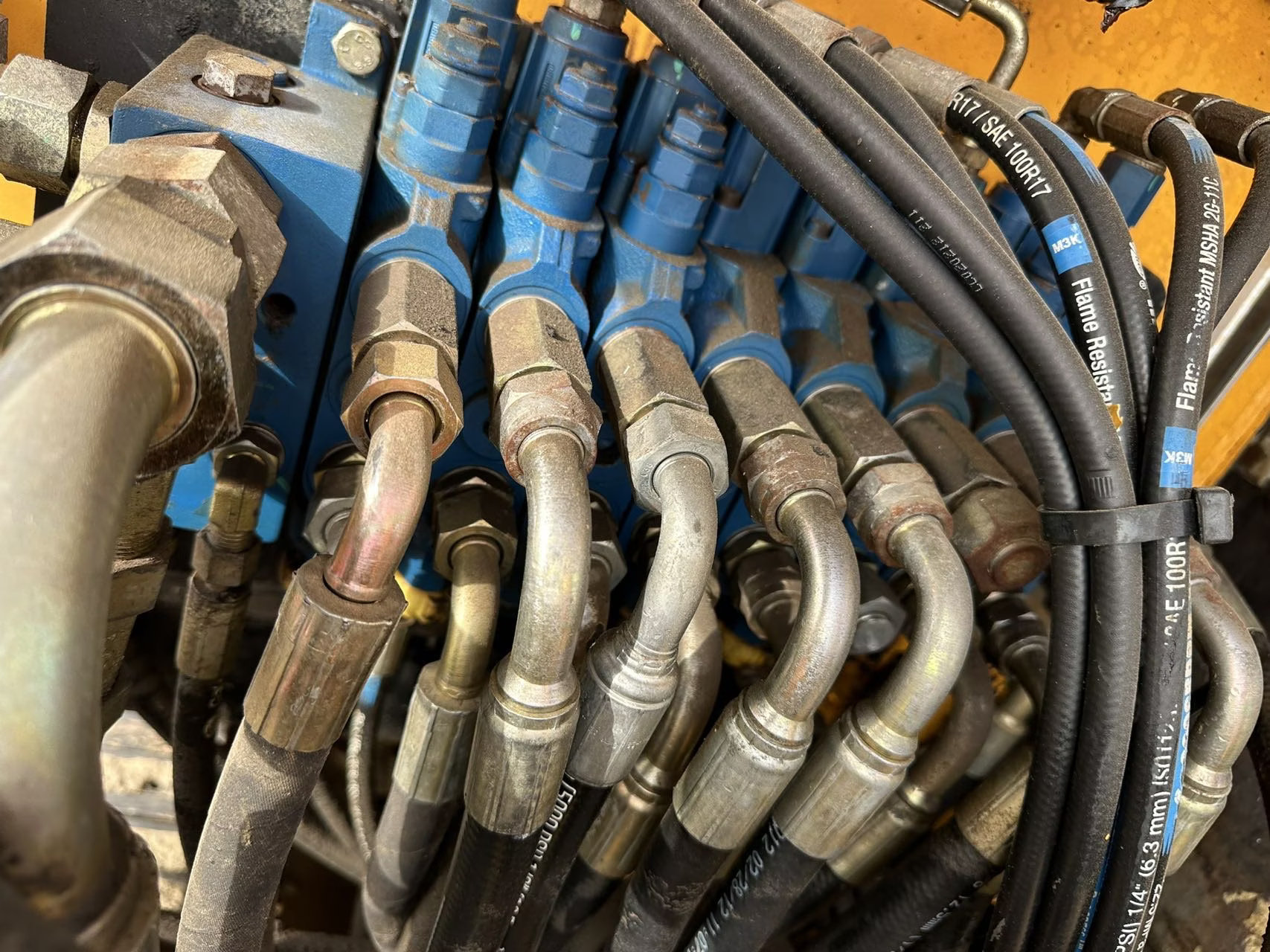 3月26日邢台雷沃65挖机网络拍卖公告