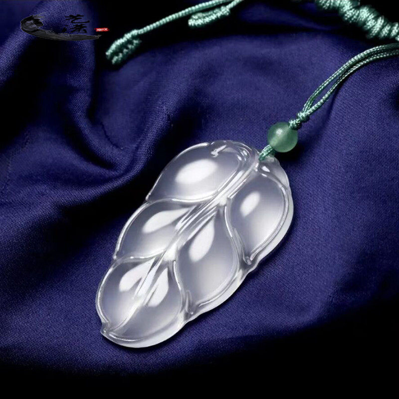 Natural Xinjiang white jade industry has mature leaves, golden branches and jade leaves pendants for men and women pendants jade pendant ice jade j12