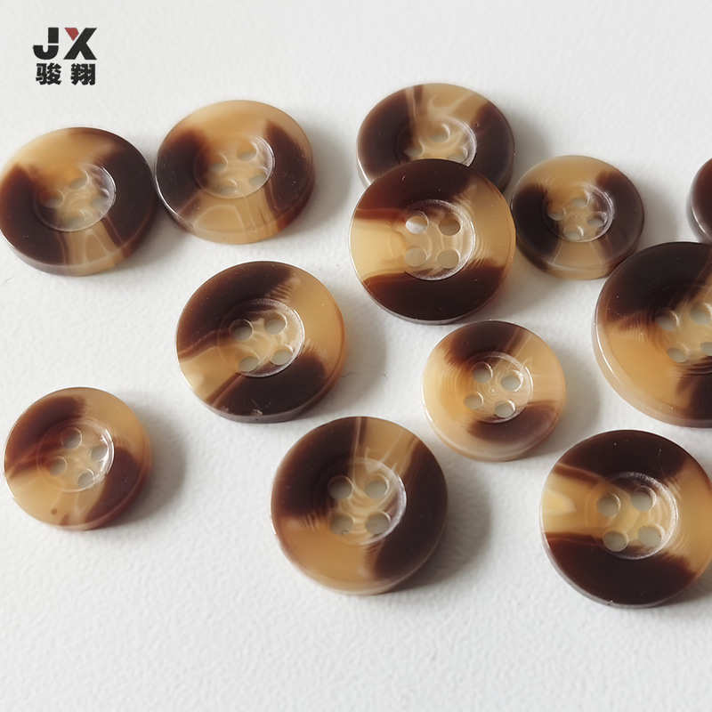 藏青咖啡纹精纺丝绸的秘密：定制西装背后的优雅美学