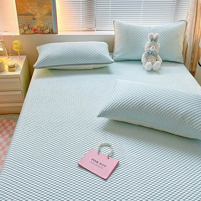 Class A iced bean dough mat three-piece set ice silk soft air-conditioning mat in summer water machine washing and cool bed sheet 2024 new model