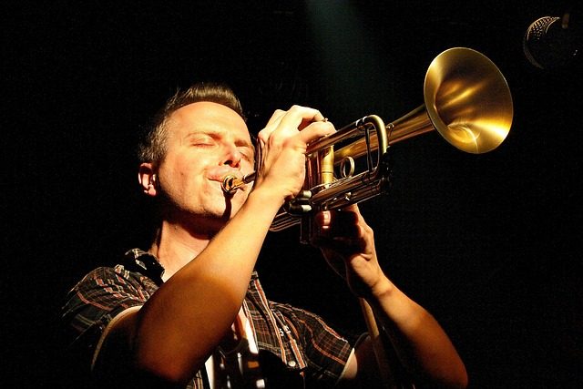 how to play the trumpet