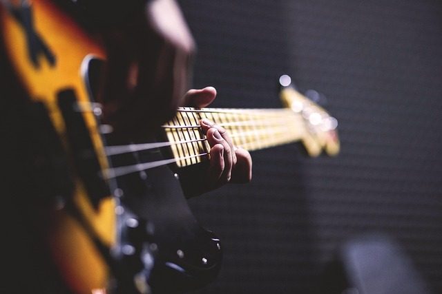 how to play slap bass