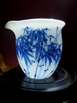 National first-class arts and crafts master Zhang Xuehong’s Bamboo Justice Cup