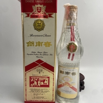 Sichuan Famous Wine) 1996 Huanggai Jiannanchun. The wine is full of good quality. The picture shows the price of a bottle.