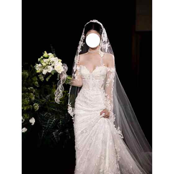 头纱新娘主婚纱头饰长拖尾重工轻奢复古蕾丝跟妆造型软纱鱼尾婚纱