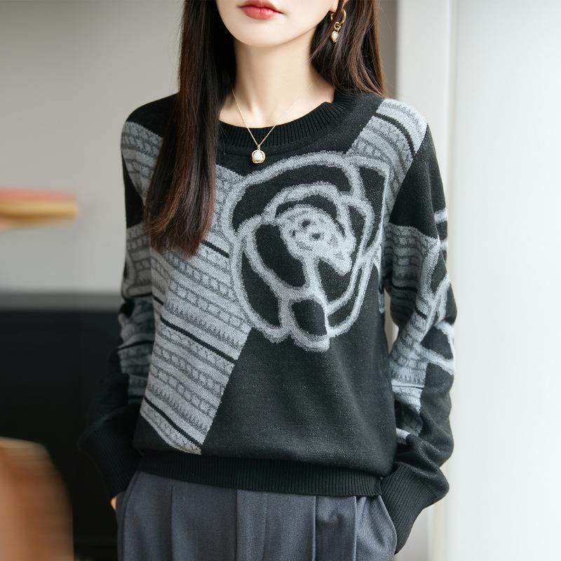 2025 Autumn and Winter New Fine-Spun Wool Double-Ply Thickened Round-Neck Knit Sweater with Jacquard Gold and Silver Thread Base Sweater