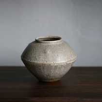 Japanese white glazed bent-waisted drum-nailed teapot by Hikaru Hoshizhi with inscription