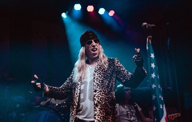 how do i tune my guitar