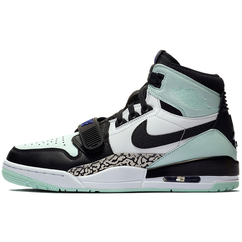 Jordan Legacy 312 utilizes the familiar “igloo” from art