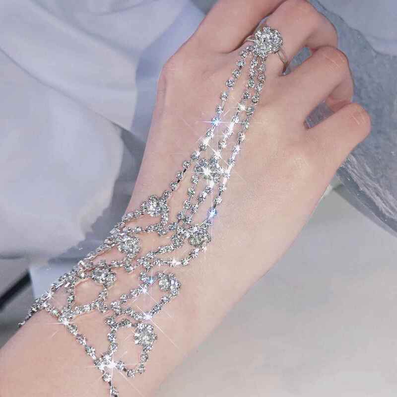 European and American Popular Bridal Rhinestone Bracelet Jewelry Accessories, Personalized and Fashionable Hand Chain Ring Integrated Chain Bracelet Jewelry