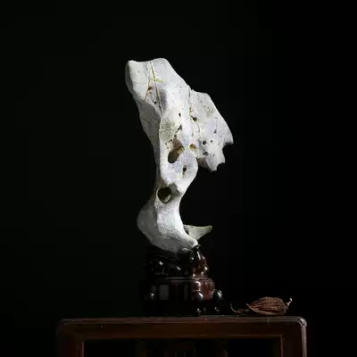 Jingzhi Jinghong Qing Gong Desk Elegant stone Natural Taihu Stone appreciation stone Su Gong Ebony base 23*44 5cm