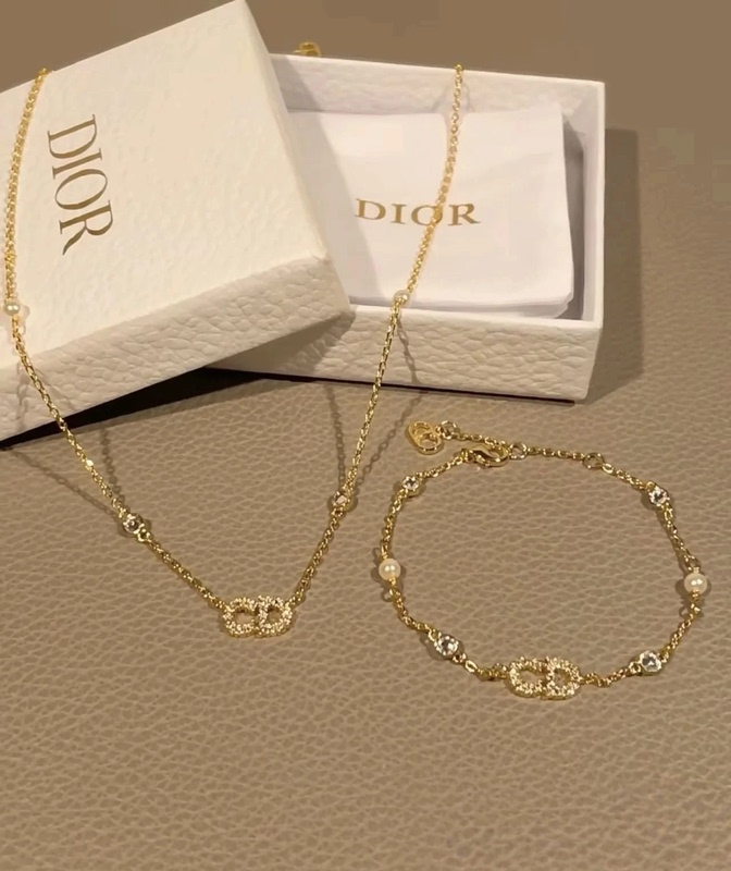 [Exclusive for 520&618] Dior/Dior Clair D Lune Gold Bracelet & Necklace Set