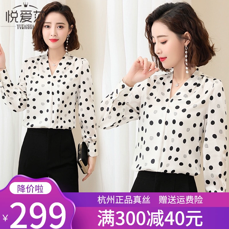 Đơn giản và thời trang áo sơ mi lụa in cổ chữ V của phụ nữ dài tay áo lụa nặng plus size 2020 xuân mới - Áo sơ mi dài tay