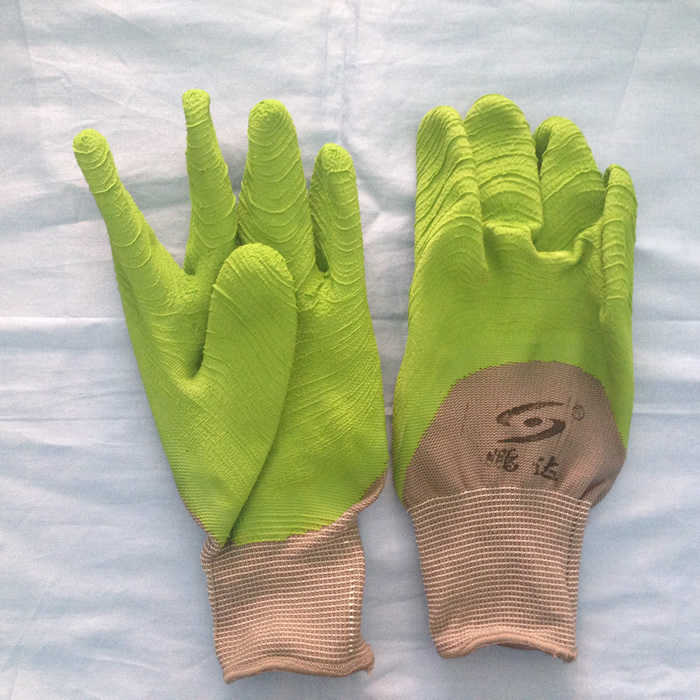 Thirteen-needle nylon latex wrinkled gloves labor insurance wave pattern half-hanging gloves non-slip wear-resistant labor insurance gloves