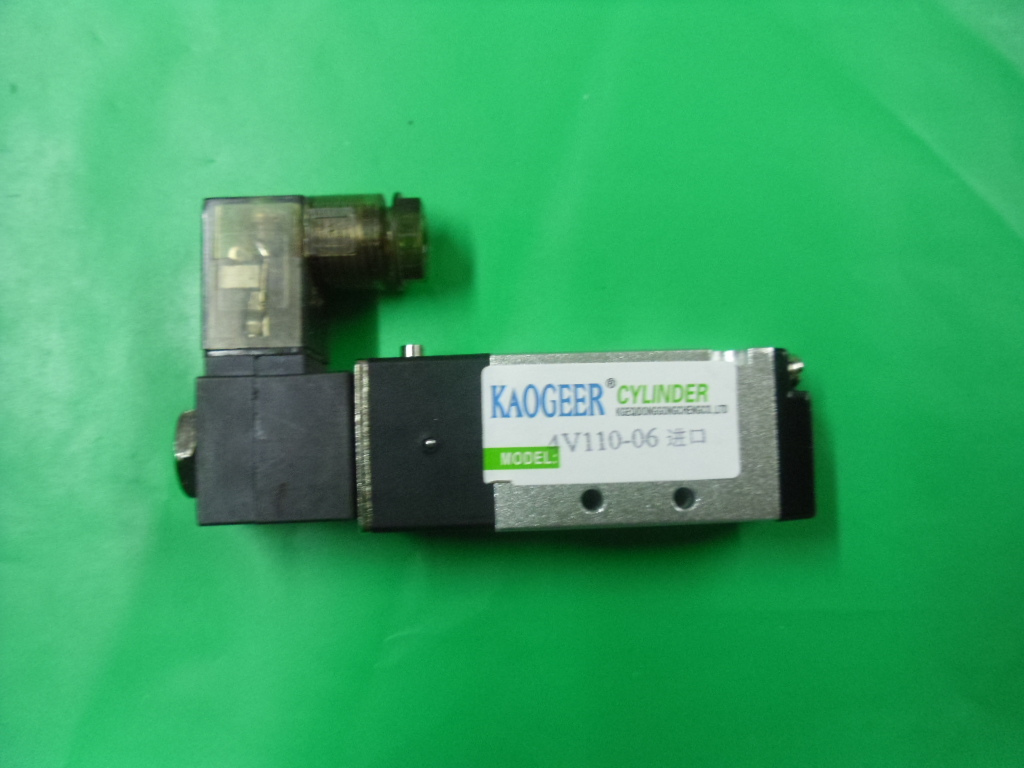 Direct selling authentic imported sealing ring Yadeke type solenoid valve 4V110-06 two-position five-way spot durable
