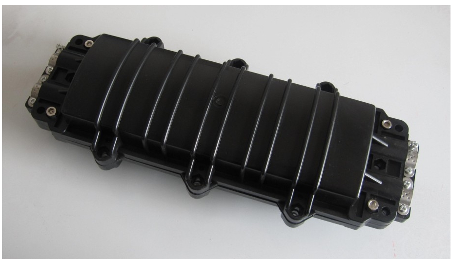 Two-in two-out fiber optic cable splice box, fiber optic splicing package, fiber optic splice box, outdoor splice box