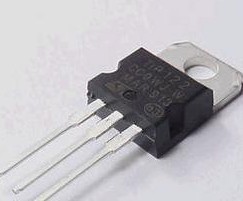 TIP122 transistor NPN type TO-220 dongshun electronic