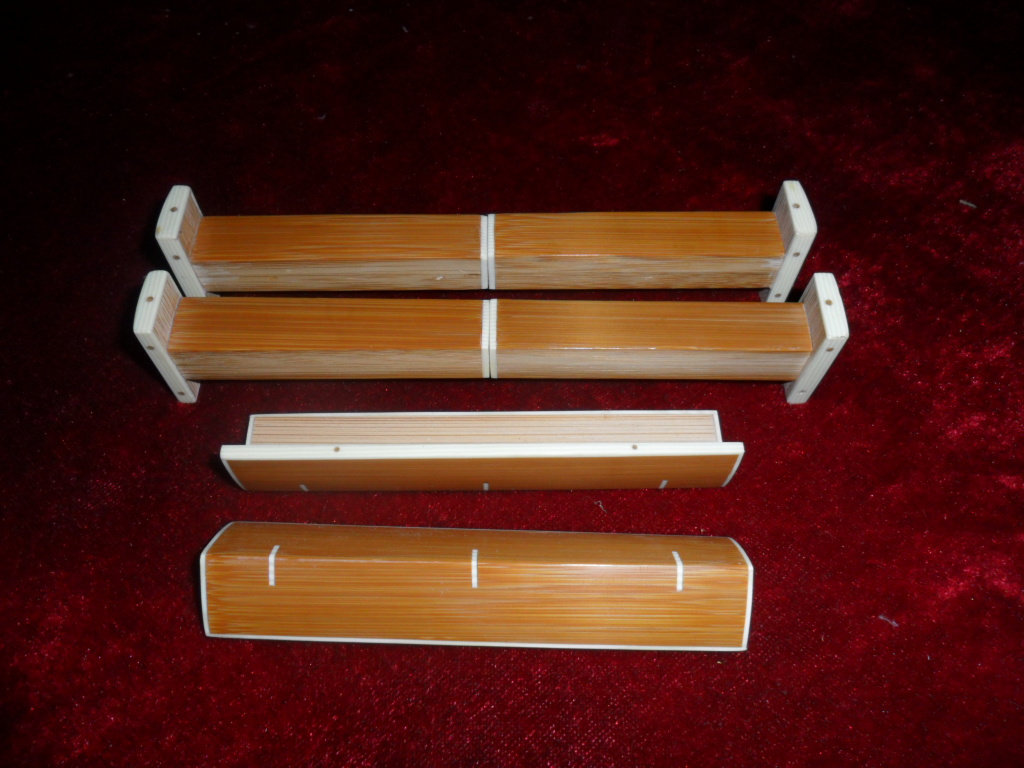 Embroidered bird cage accessories embroidered eyelid flat shoulder and bag corner two sets of RMB150  sets