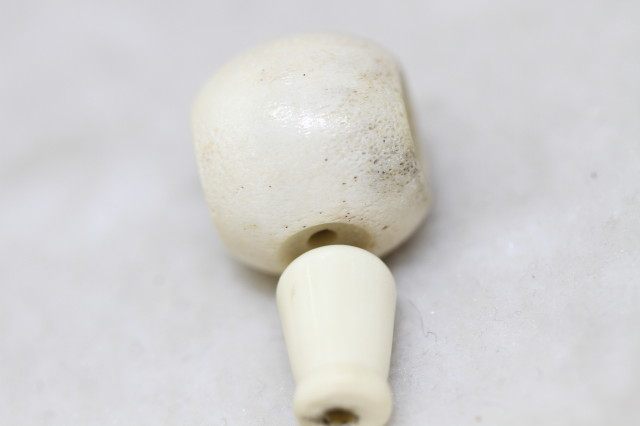 Tibetan Buddhist pearl accessories ox bones Tibetan Buddhist head length 2cm Width 2 35cm High 2 2cm