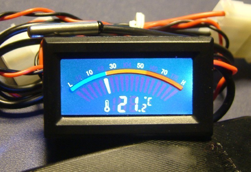 Main shell thermometer pointer digital double display waterproof electronic thermometer practical C F spot