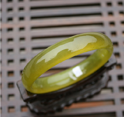 Collection of natural gold jade blue field jade ice bracelet to send a mother's gift