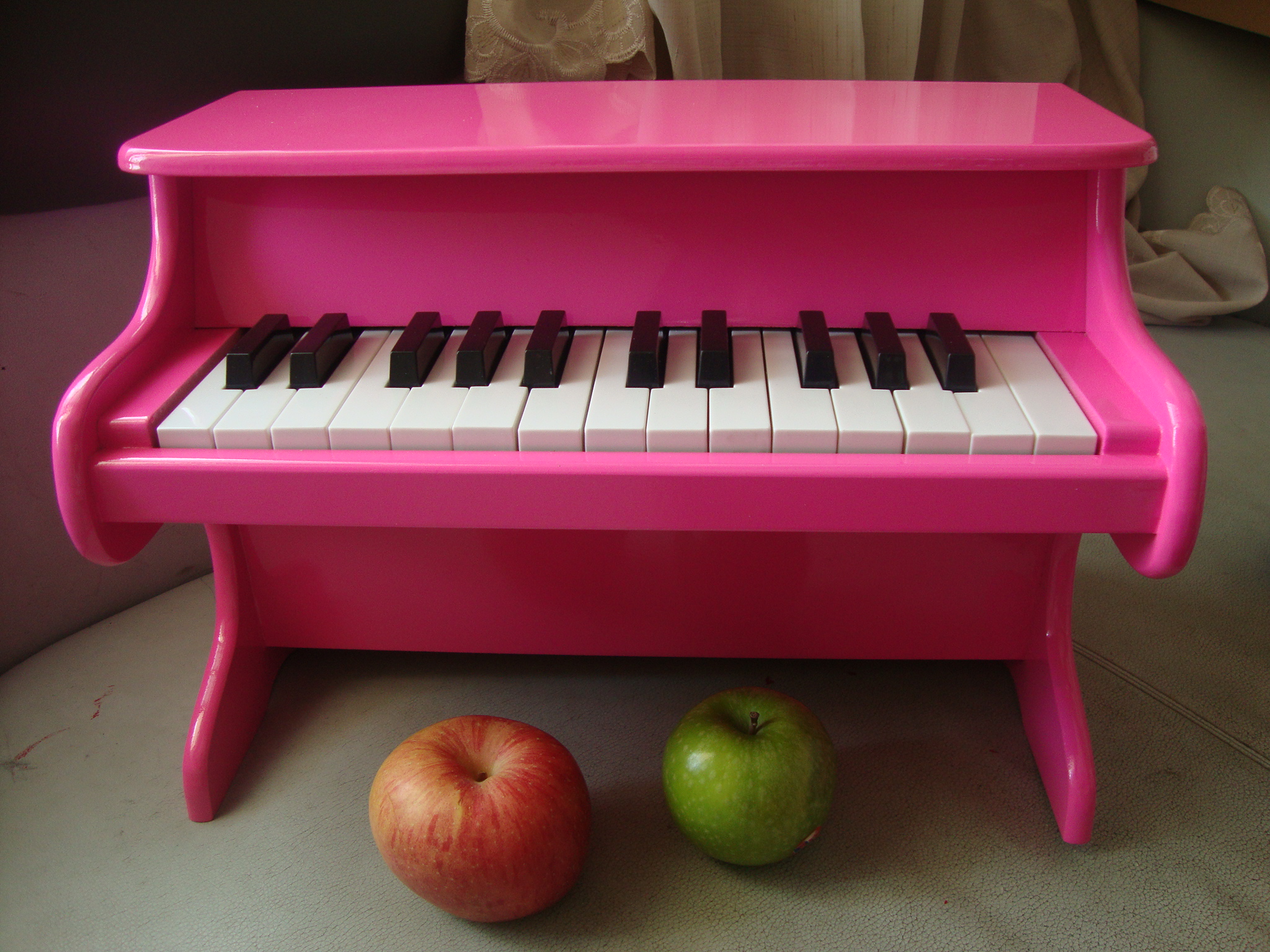 baby piano pink