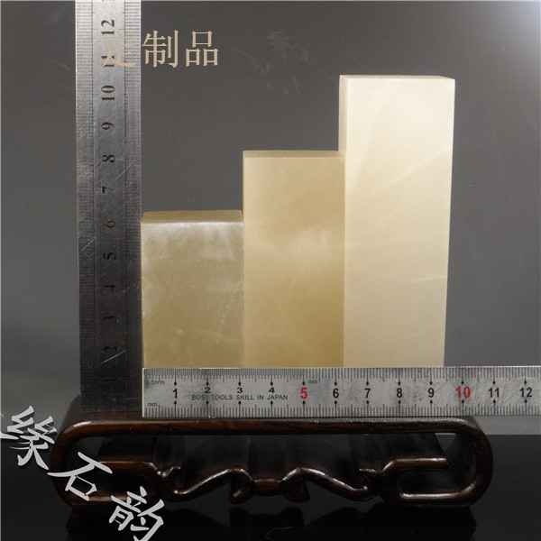 Shoushan Stone Qinghai Frozen Stone Octopus 3x3x5-6cm with the shape of the Miscellaneous Chapter Specifications Chapter Zhang Stone 