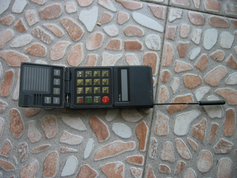 Collection display level Japanese mobile phone TP-100 Rare collectibles Big Brother analog mobile phone