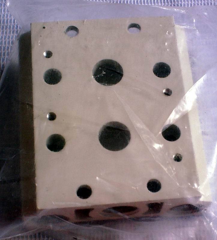 Solid valve base 100M - 2F Valve Valve Valve Plate Solid Valve Installation block