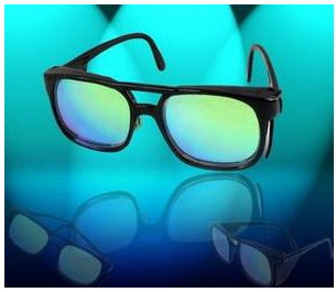 Laser for the protection of 980NM by laser protection mirror