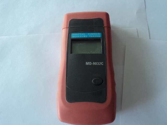 Digital temperature measuring instrument for digital display