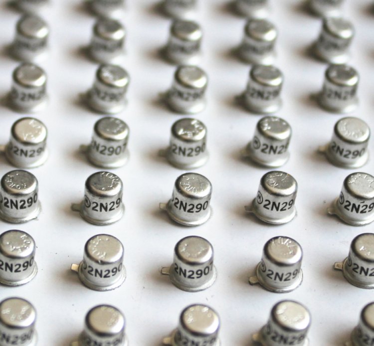 2N2907 2907 BRAND NEW MOT2907 1969 POWER AMPLIFIER