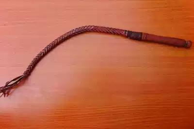 (Cowhip horse whip) special Red 70cm long wire equestrian whip prop whip (wooden handle)