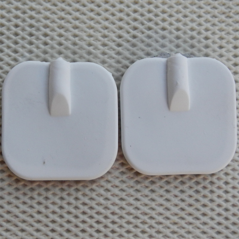 4 * 4 small black clamp type physiotherapeutic instrument accessories conductive silicone adhesive sheet A is electrode patch meridians pass electrotherapy patch