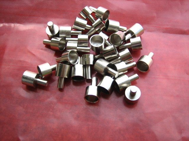 Add the powder tool to the iron head.