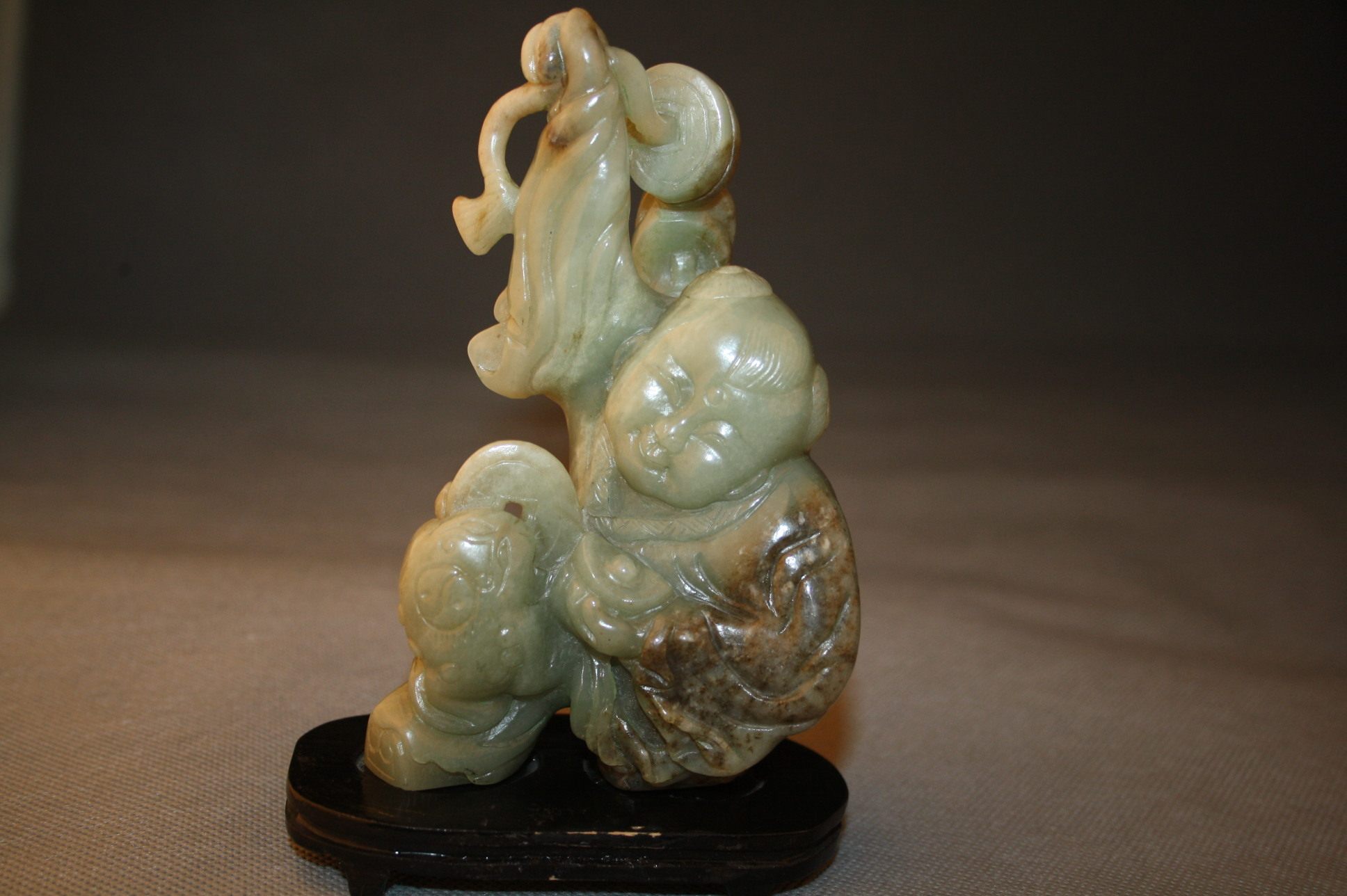 Old natural and Tian Yuqing Yuliu Hai Opera Golden Toad Pendulum Pieces Old Natural and Tian jade Pendulum Pieces