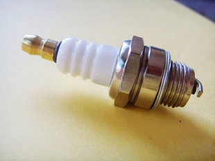 Gasoline saw Trimmer accessories Lawn mower Tea picker Spark plug