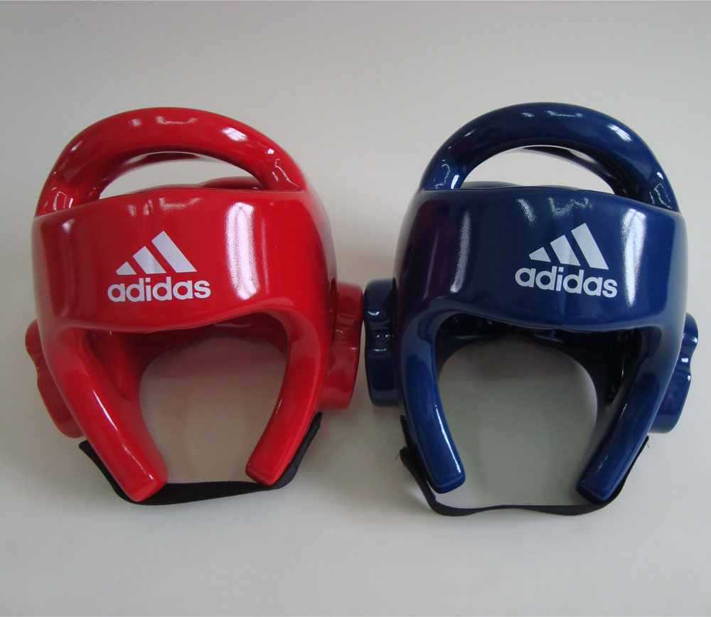 Manufacturer direct selling adult taekwondo helmet red and blue scattered helmet for a molding