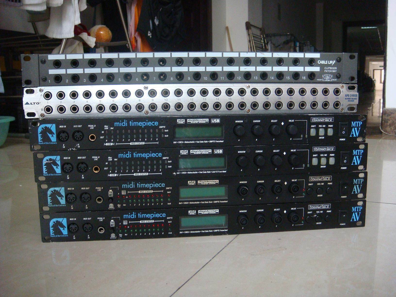 Each RMB800  out of the 25-pin of the parallel port