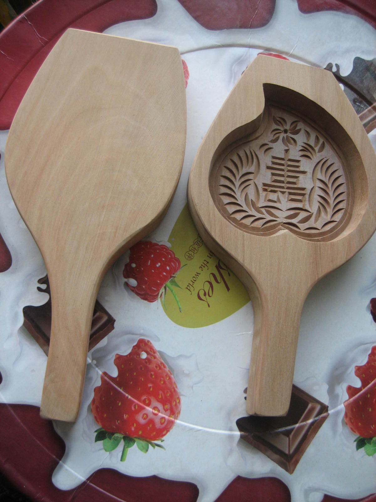 Exquisitely polished wood carving Jiaodong festival wood pasta mold food card medium longevity peach flower picture mother's favorite