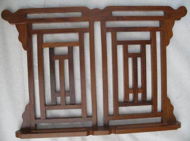 Red wood bookshelves 44 * 30 * RMB156  * RMB156