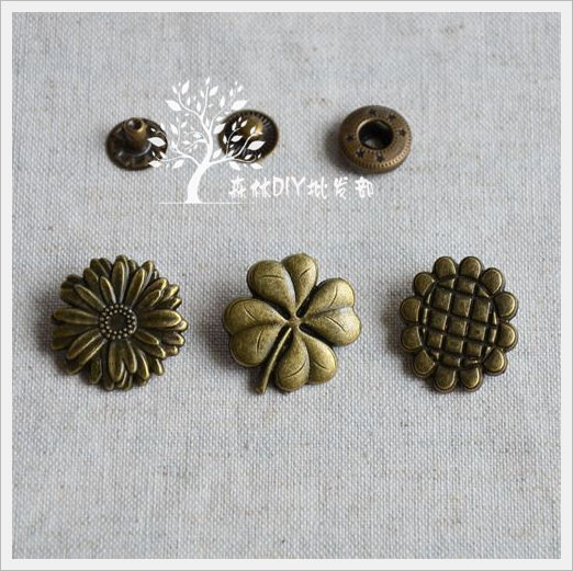 (Forest Wholesale) Daisy, Clover, Sunflower, Flower and Grass 633 Type Snap Buckle 50 Sets Pack 220g