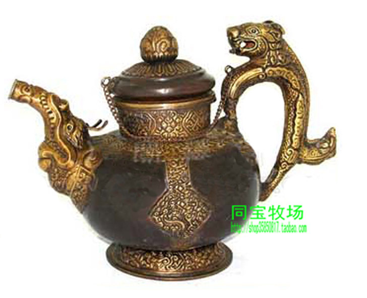 Authentic Tibetan home pendulum decoration ancient bronze ghee oil teapot high about 26 cm workmanship beautifully worth collecting