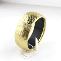 Trang sức châu Âu và Mỹ giả da rắn mẫu vòng tay nữ trang sức vàng cá tính (truy cập 18 đô la) giá trị đặc biệt - Vòng đeo tay Cuff vòng tay nữ vàng 18k