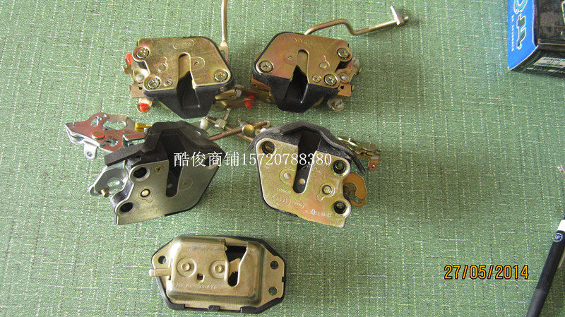 Old - age rover Furo Tricycle Accessories Junji A1 A709 Edition L17 Four - wheeled door lock block