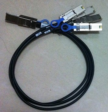 Molex SFF-8088 to 4xSFF-8088 MiniSAS-2 0 5m 1110482002